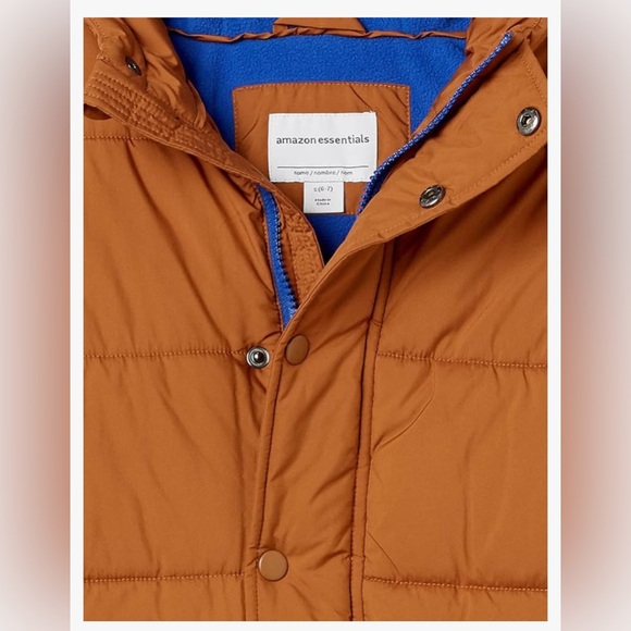 Amazon Essentials Boys' Heavy-Weight Hooded Puffer - Picture 2 of 6